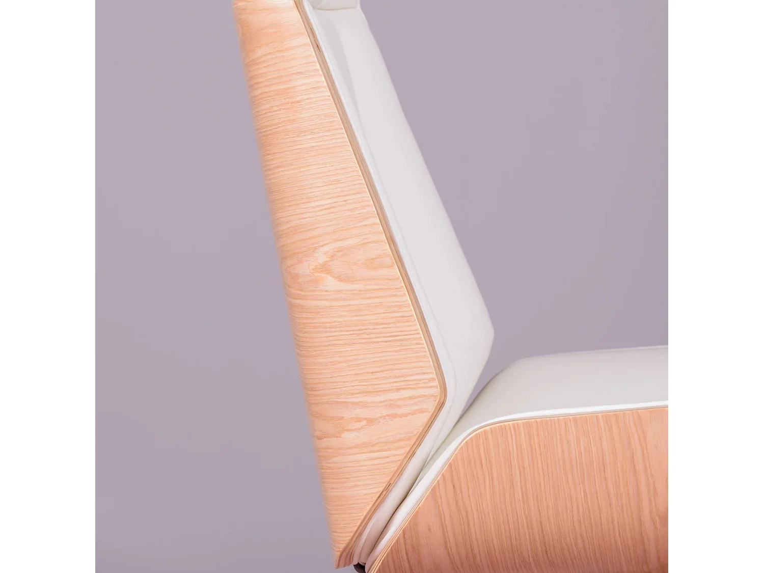 Silla oficina con respaldo alto en madera arce y tapizada en polipiel - Nordic S - Blanco