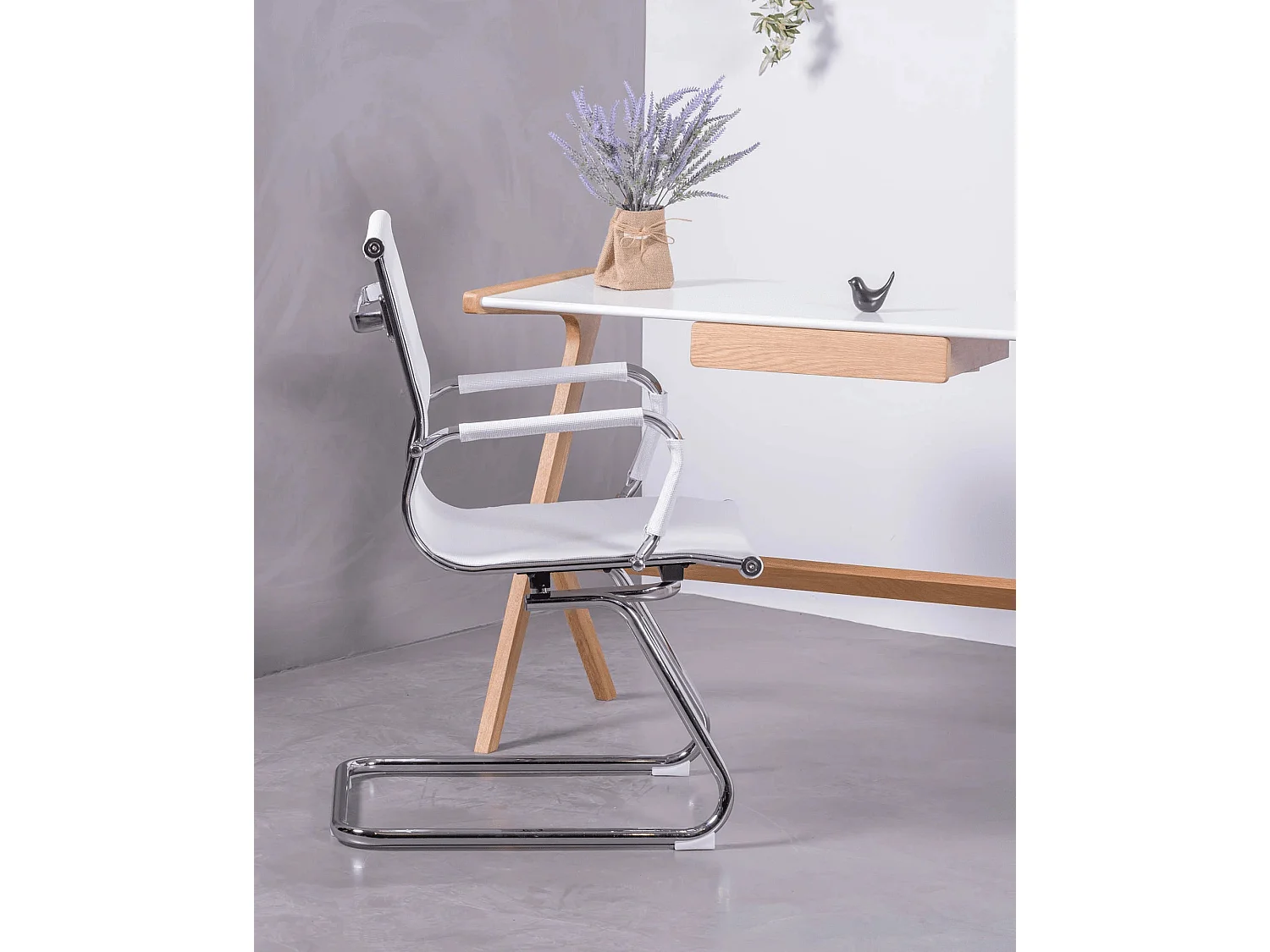 Chaise de salle de réunion à dossier bas en mesh de fibres respirante - Alu - Blanc