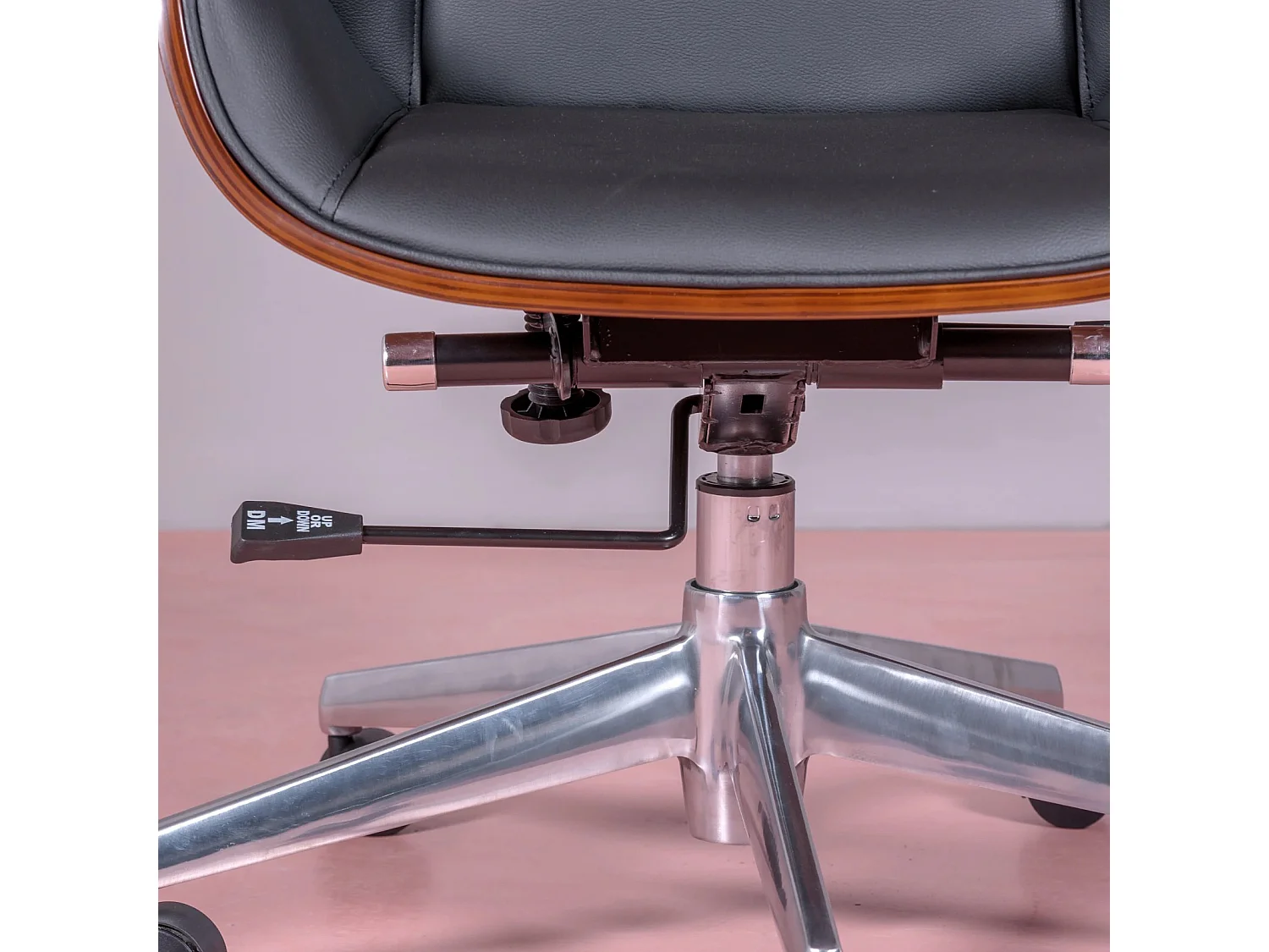 Sedia da ufficio in legno di noce e rivestita in similpelle - Nordic S - Nero