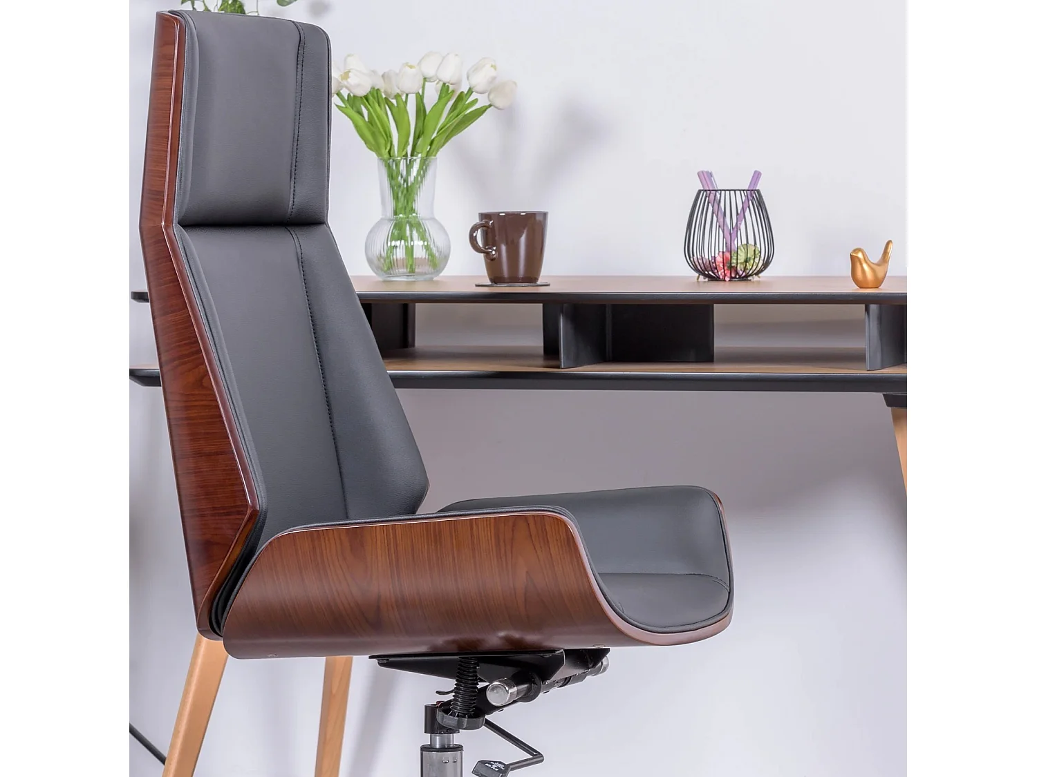 Sedia da ufficio in legno di noce e rivestita in similpelle - Nordic S - Nero