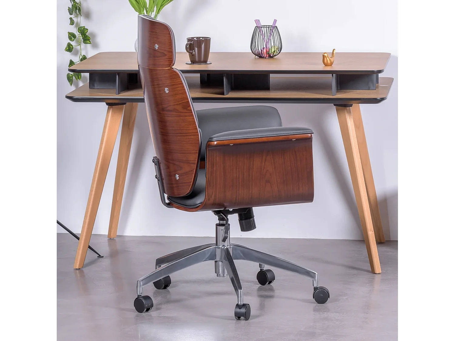 Bureaustoel voor leidinggevenden in donker walnoothout en bekleed met kunstleer - Nordic S - Zwart