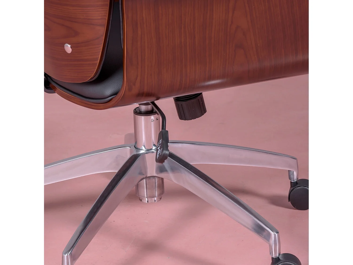 Bureaustoel voor leidinggevenden in donker walnoothout en bekleed met kunstleer - Nordic S - Zwart