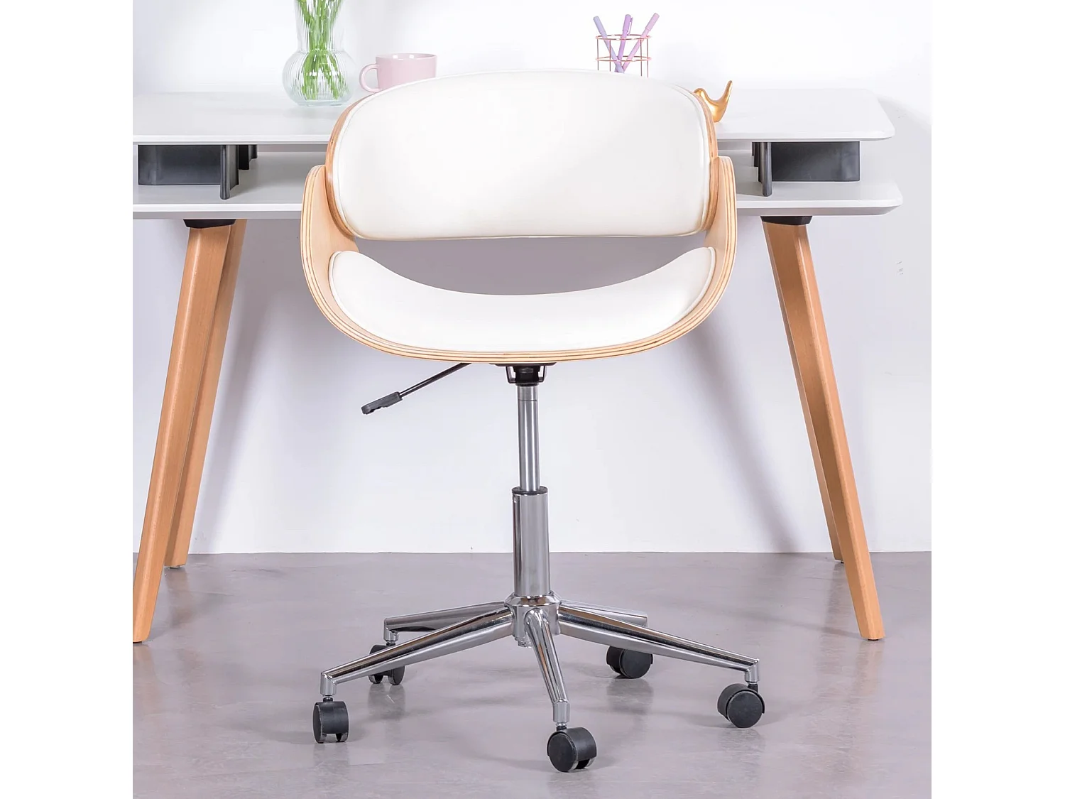 Chaise de bureau en bois d'érable clair avec coussin en similicuir - Burrow S - Blanc