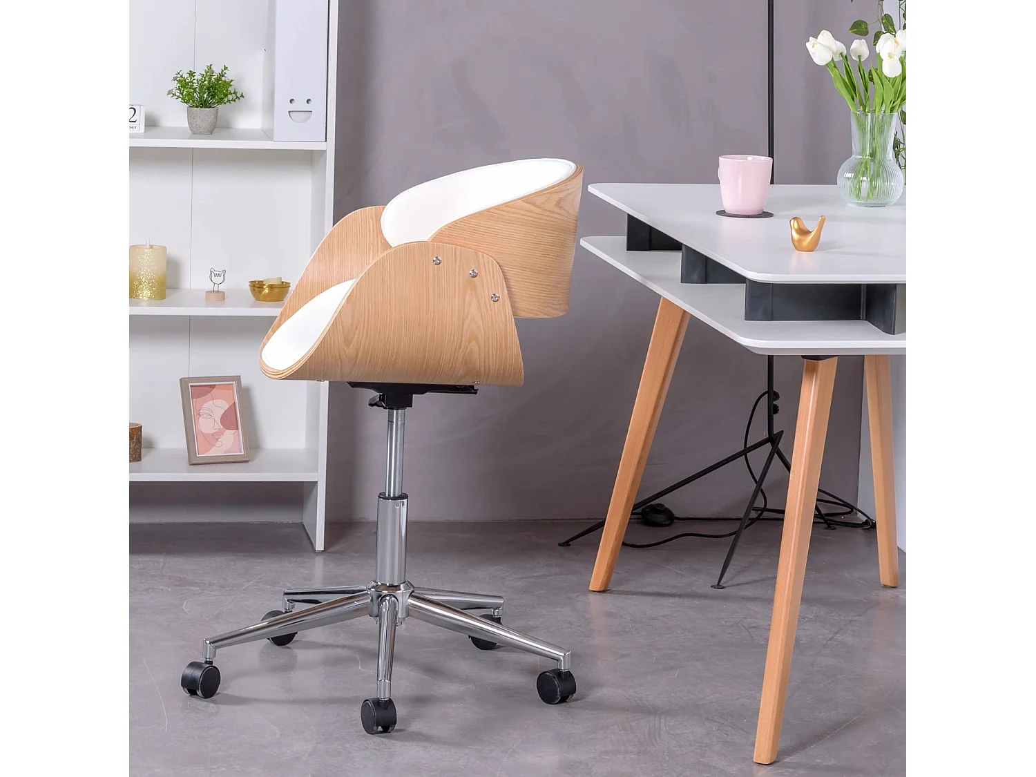 Chaise de bureau en bois d'érable clair avec coussin en similicuir - Burrow S - Blanc