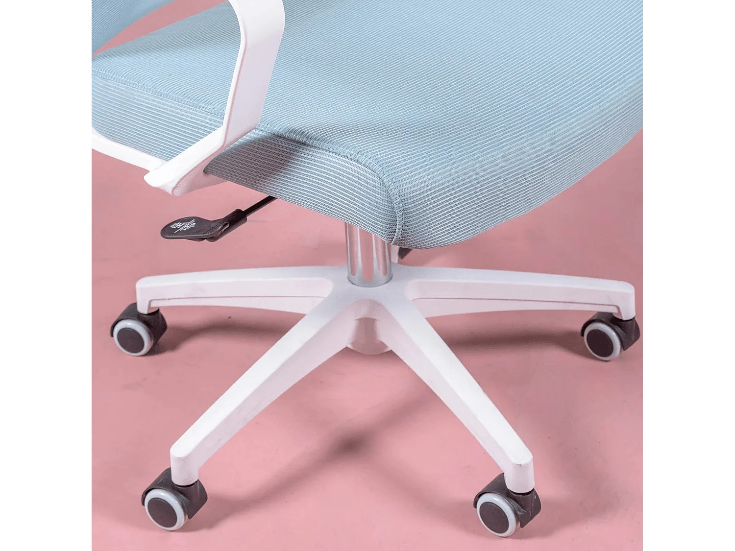 Chaise de bureau ergonomique avec roulettes et accoudoirs - Mesh - Bleu