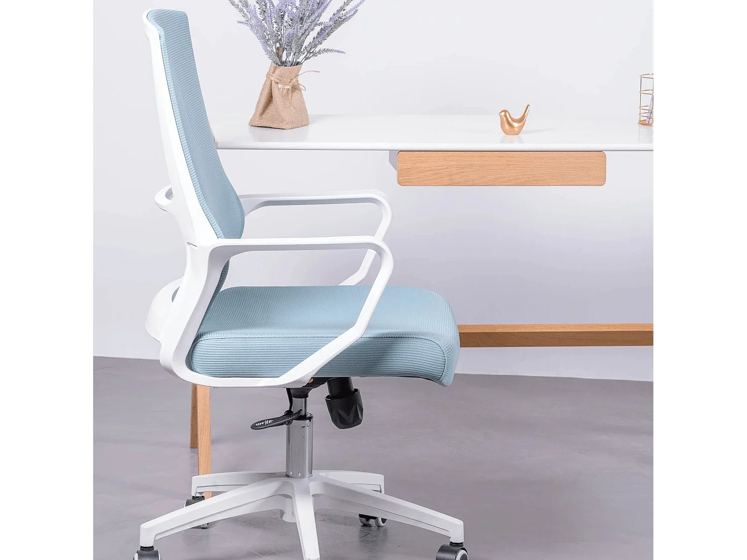 Chaise de bureau ergonomique avec roulettes et accoudoirs - Mesh - Bleu