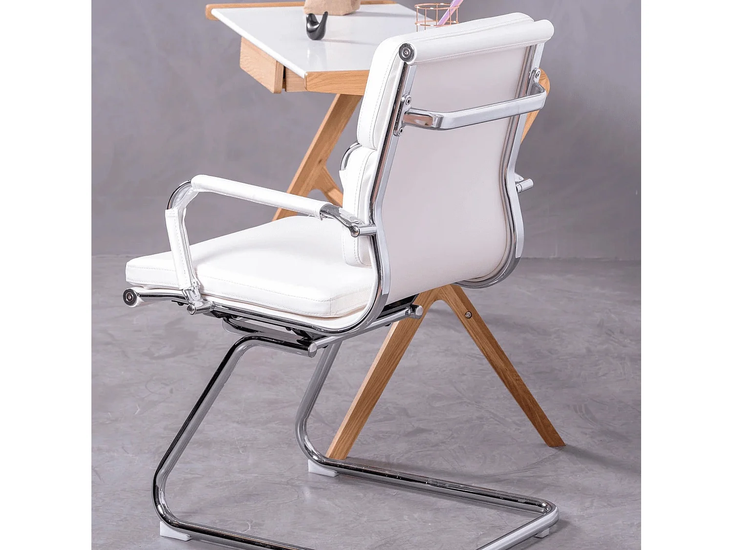 Chaise de bureau sans roulettes avec dossier bas et revêtement en similicuir - Alu S - Blanc