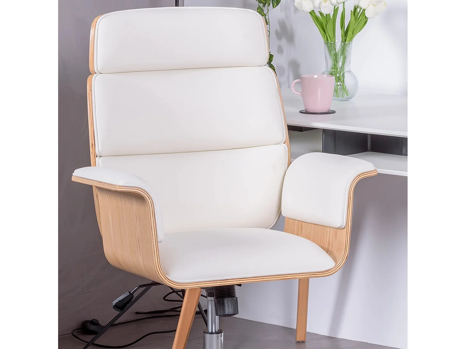 Chaise de bureau pour cadres en bois d'érable clair et tapissée en simili cuir - Nordic S - Blanc