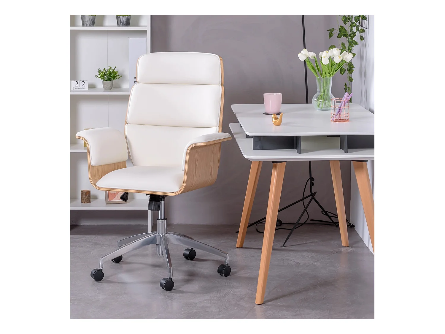 Chaise de bureau pour cadres en bois d'érable clair et tapissée en simili cuir - Nordic S - Blanc