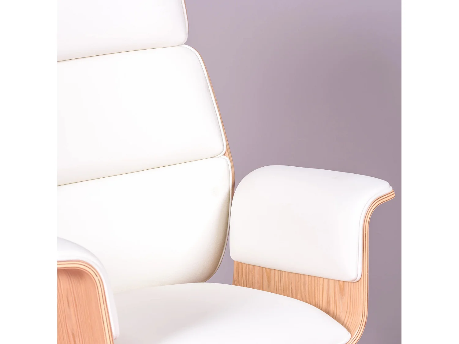 Chaise de bureau pour cadres en bois d'érable clair et tapissée en simili cuir - Nordic S - Blanc