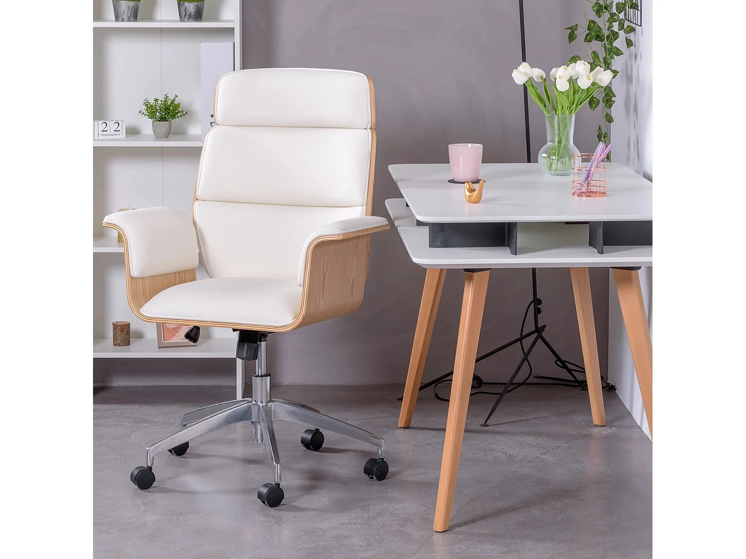 Chaise de bureau pour cadres en bois d'érable clair et tapissée en simili cuir - Nordic S - Blanc