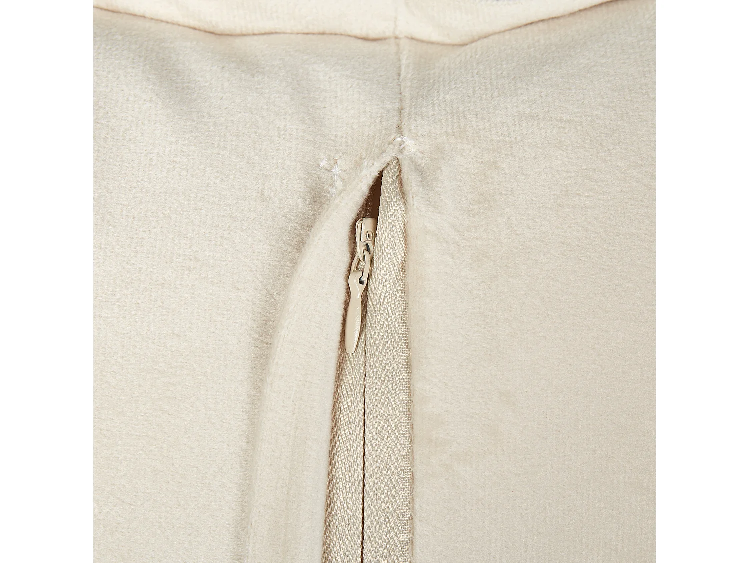 Dekokissen 2er Set SENECIA Bouclé 45 x 45 cm Hellbeige Ohne Muster