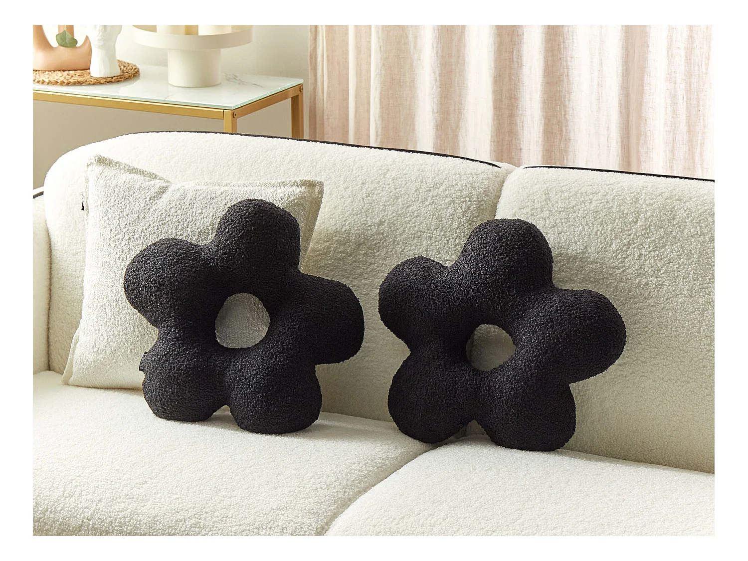 Lot de 2 coussins décoratifs CAMPONULA Bouclé 40 x 40 cm Noir Unicolore