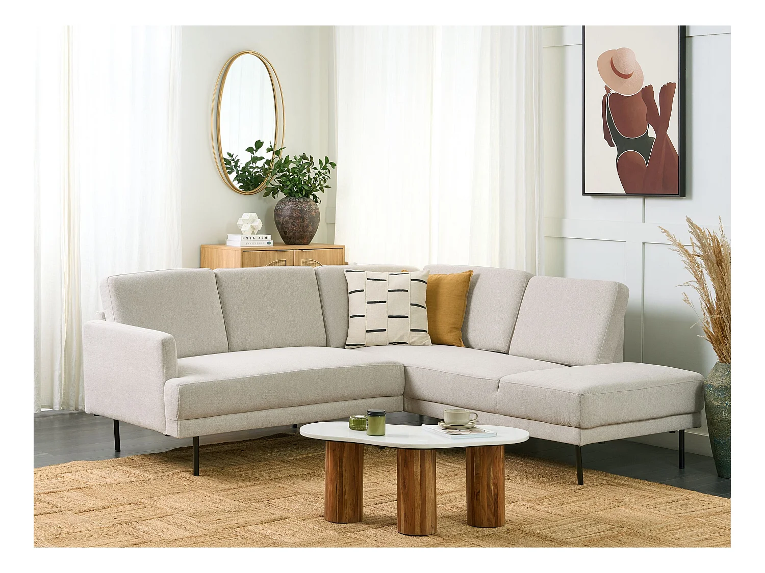 Canapé d'Angle Moderne Beige Côté droite 4 Places avec Pieds en Métal Noir Breda