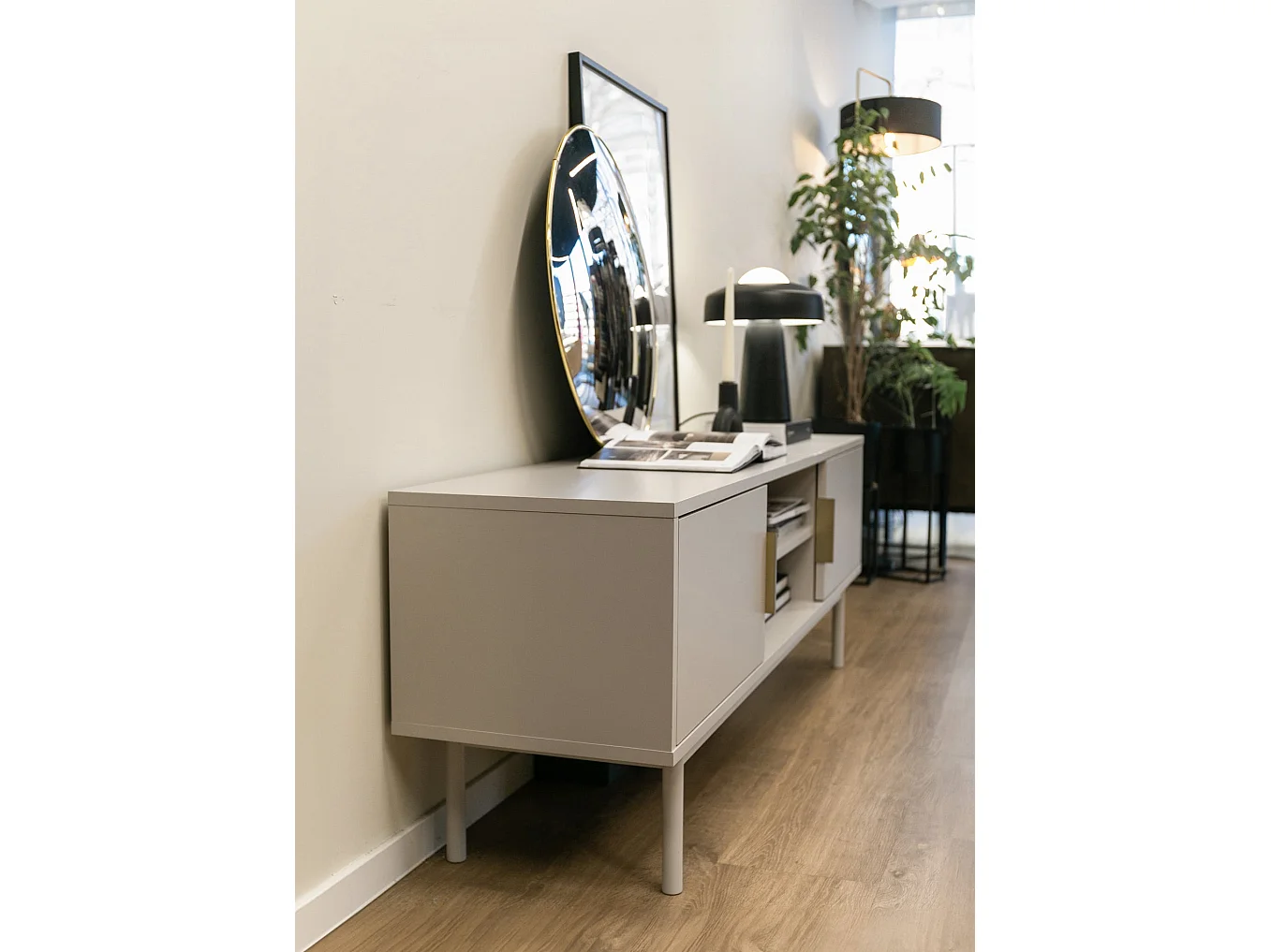 TV-meubel - 154 cm - twee deuren met nissen - taupe (grijsbeige) - VIVIARO