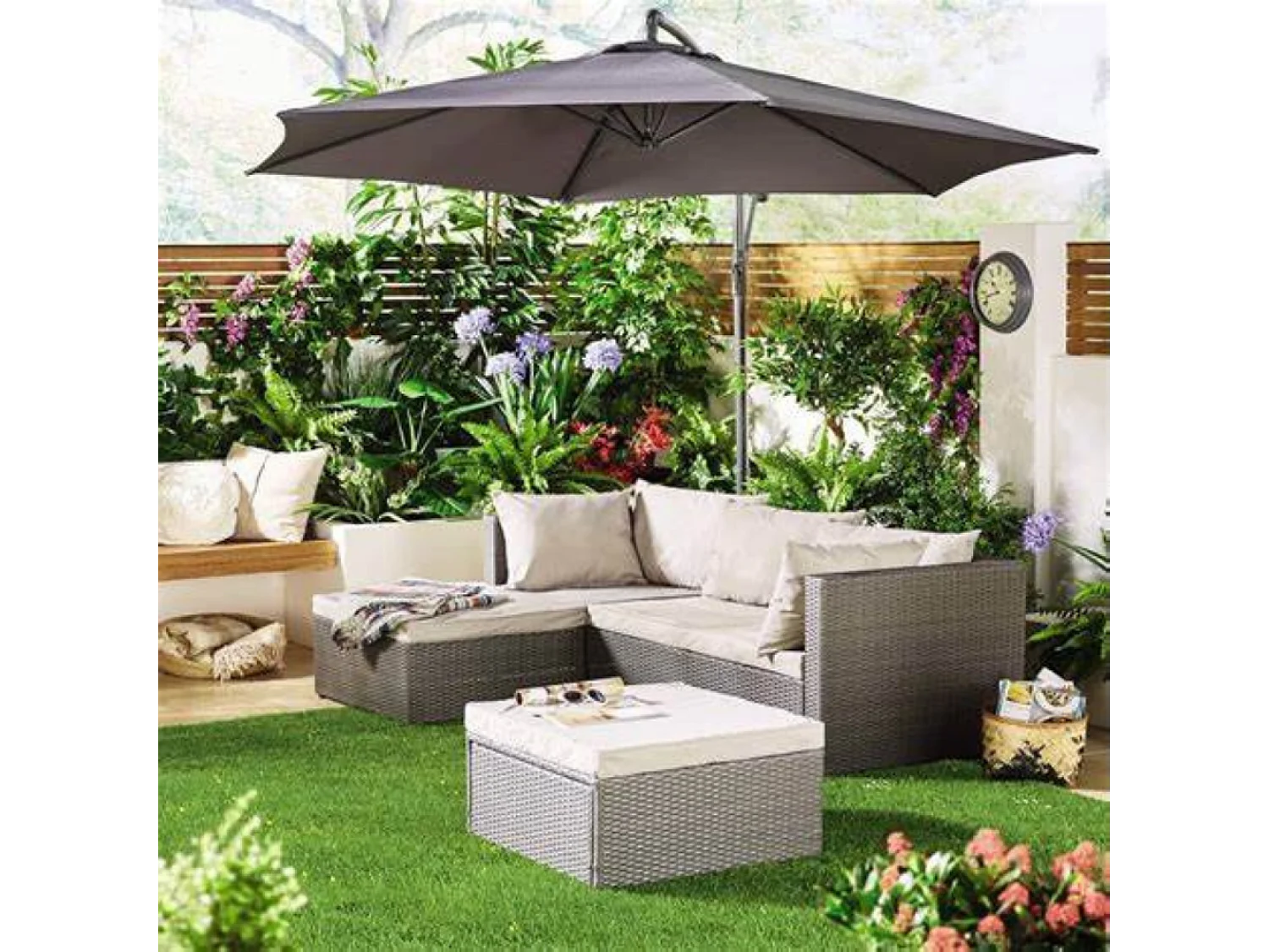 4-Sitzer Gartenmöbel-Set aus grau/beigem Polyrattan LECCI - Komfort und Eleganz für Ihren Außenbereich