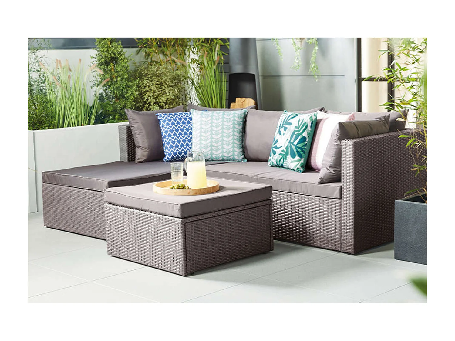 Salon de jardin en résine tressée 4 places gris-gris foncé LECCI