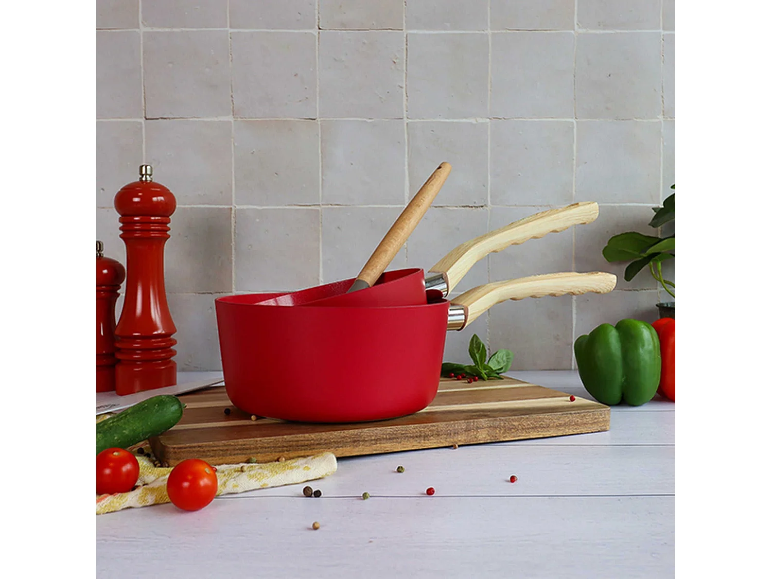 Menastyl - Set De 5 Pieces Colorama Magenta - Poeles/casseroles/wok - En Aluminium - Revetement Antiadhesif En Ceramique