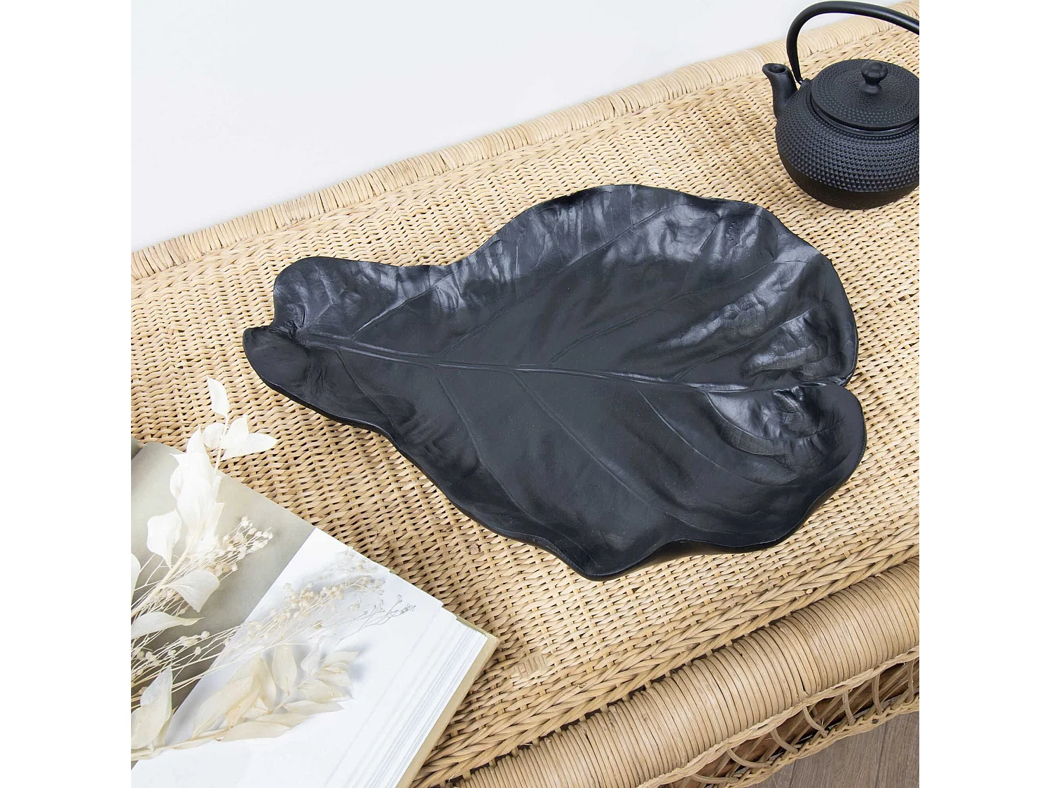 Now's Home - Coupelle Fleur En Resine Noir Mat 27.5x36.5x5.5cm Jungle