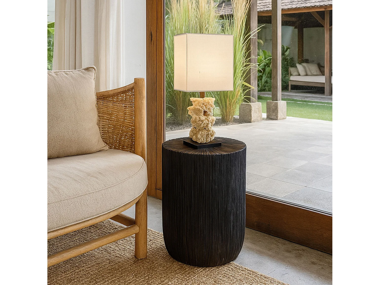 Now's Home - Meuble D'appoint En Bois Et Feuilles De Cocotier ø33cm Et H43cm -tupai