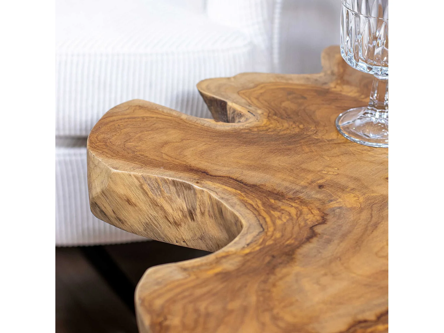 Now's Home - Table D'appoint En Teck Pied En Aluminium Blanc 70x60xh46cm Kuta