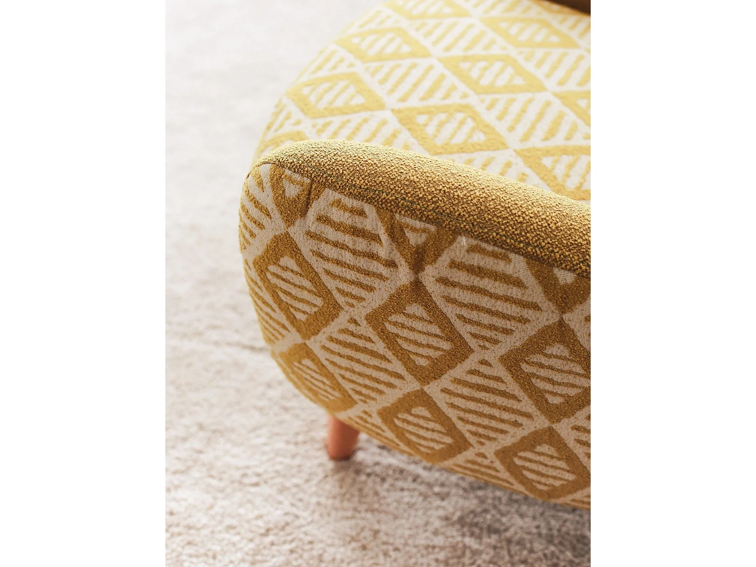 Sillón Altadena 536, Amarillo, 95x88x75cm, Tapiz, Patas: Madera