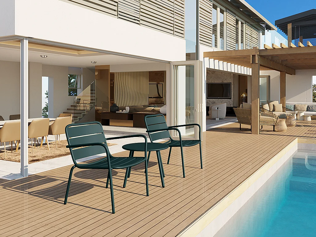 Conjunto de lazer de jardim metal, 2 cadeirões baixos e uma mesa de apoio verde pinho - MIRMANDE de MYLIA