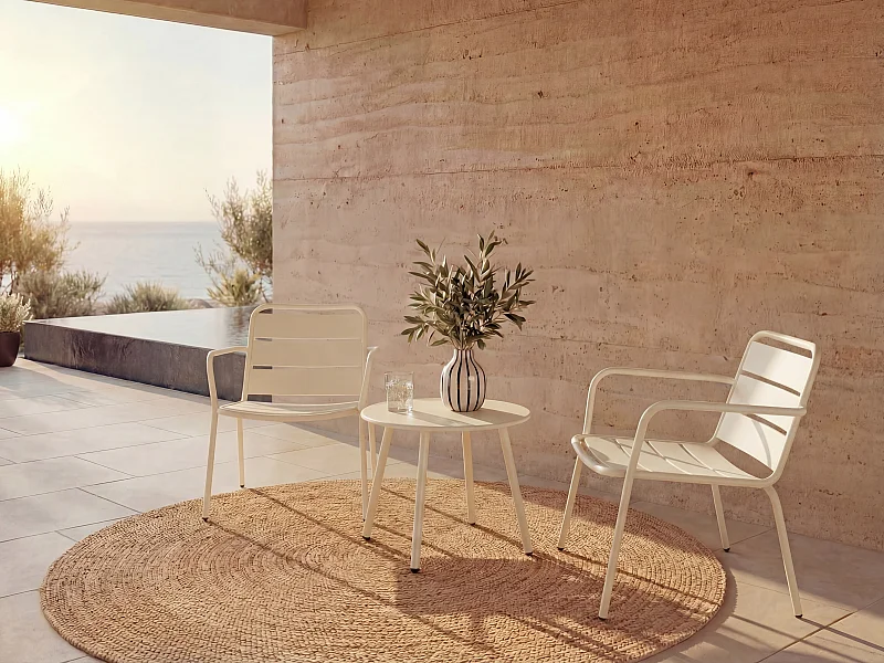 Salotto da giardino in metallo - 2 poltrone basse impilabili e un tavolino - Beige - MIRMANDE di MYLIA