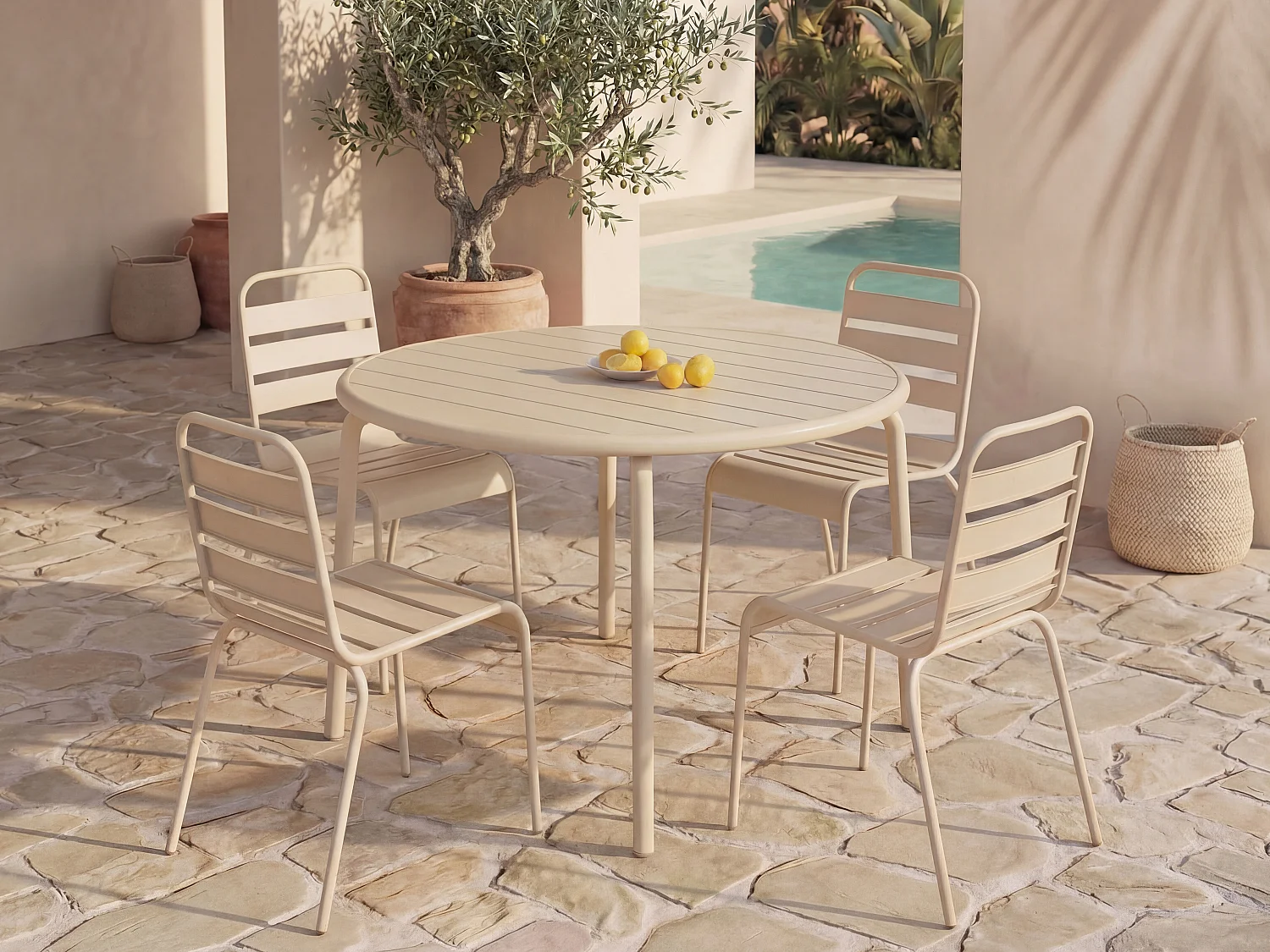 Conjunto de jantar de jardim metal, uma mesa D110 cm e 4 cadeiras empilháveis bege - MIRMANDE de MYLIA