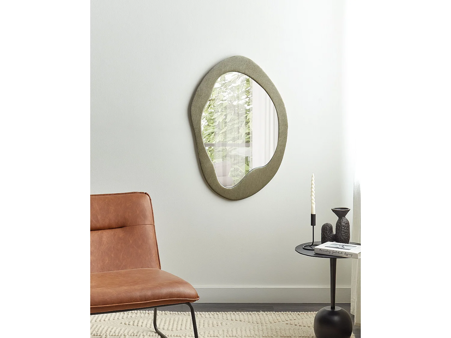 Wandspiegel LENAX 59 cm 90 cm Samtstoff Olivgrün