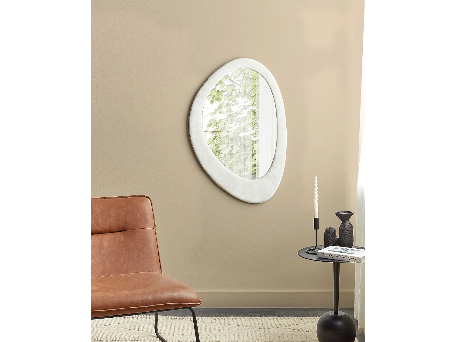 Wandspiegel AUDES 60 cm 90 cm Samtstoff Cremeweiss