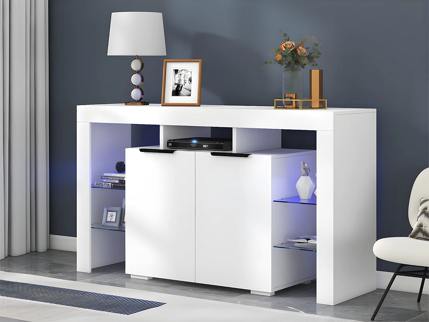 Niedriges Sideboard mit LED-Beleuchtung – 4 Glasböden und 2 Türen – Weiß