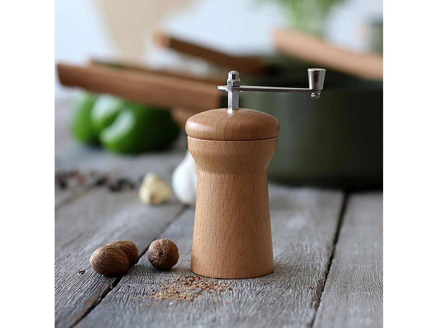 Ogo Living - Moulin A Noix De Muscade A Manivelle En Bois De Hetre