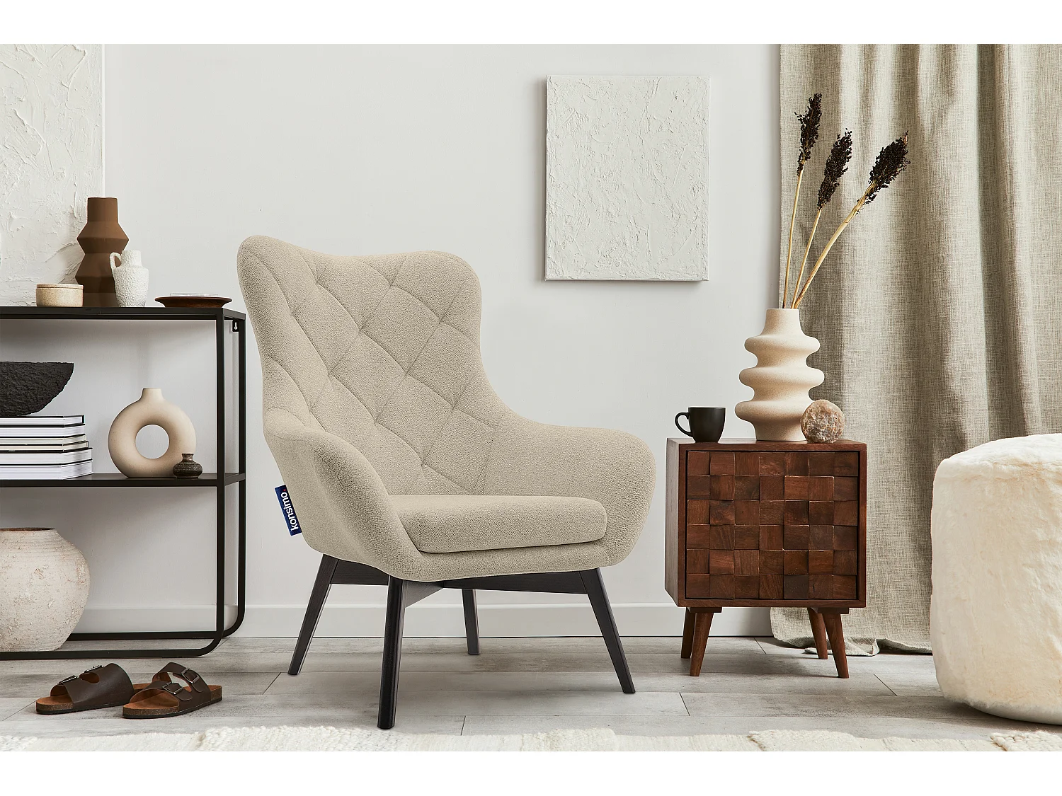 Eleganter Sessel mit gepolsterter Rückenlehne auf Holzbeinen - beige - RAMOS