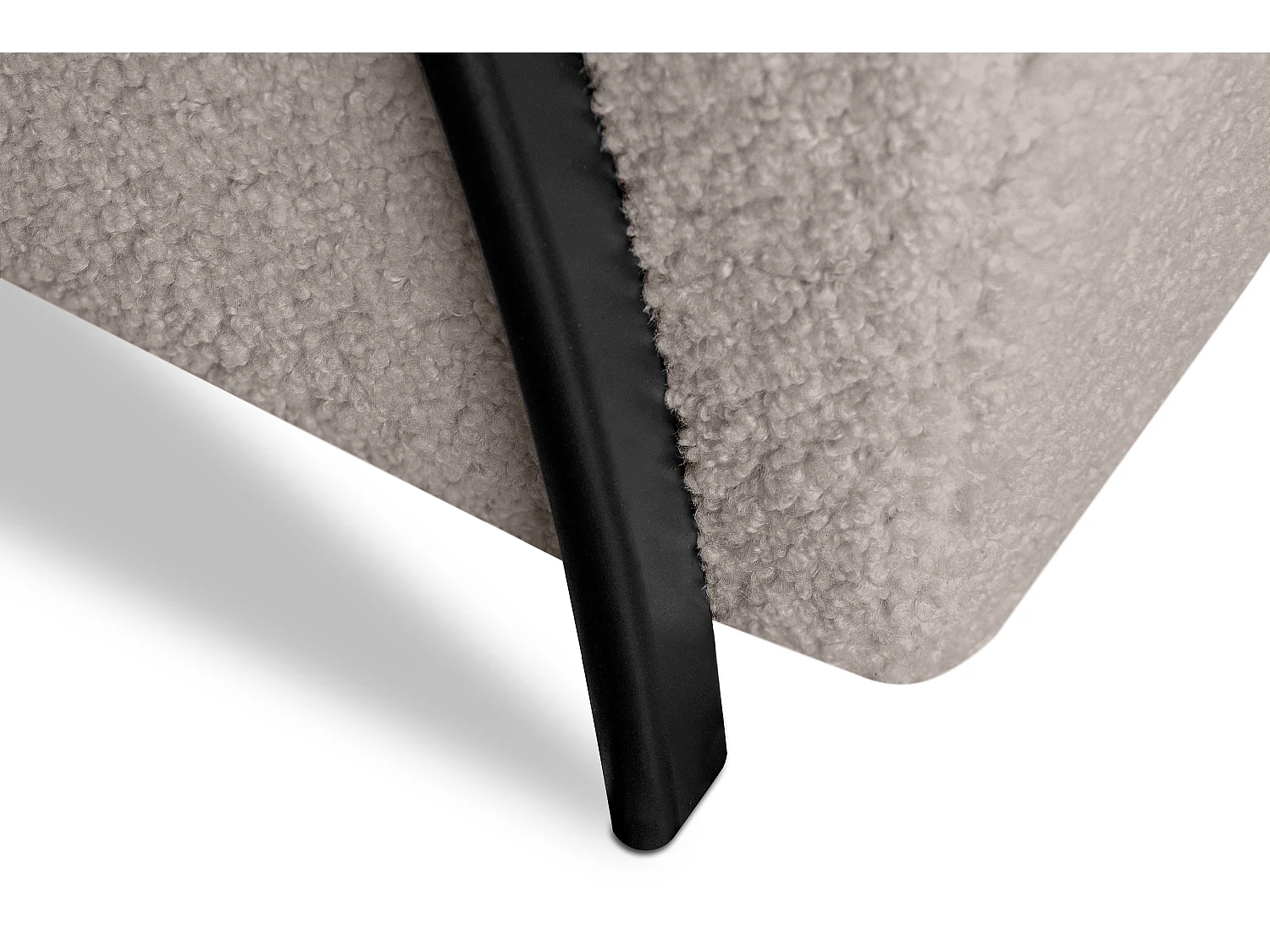 Sessel mit Armlehnen aus Lammstoff in - hellbraun - CARO