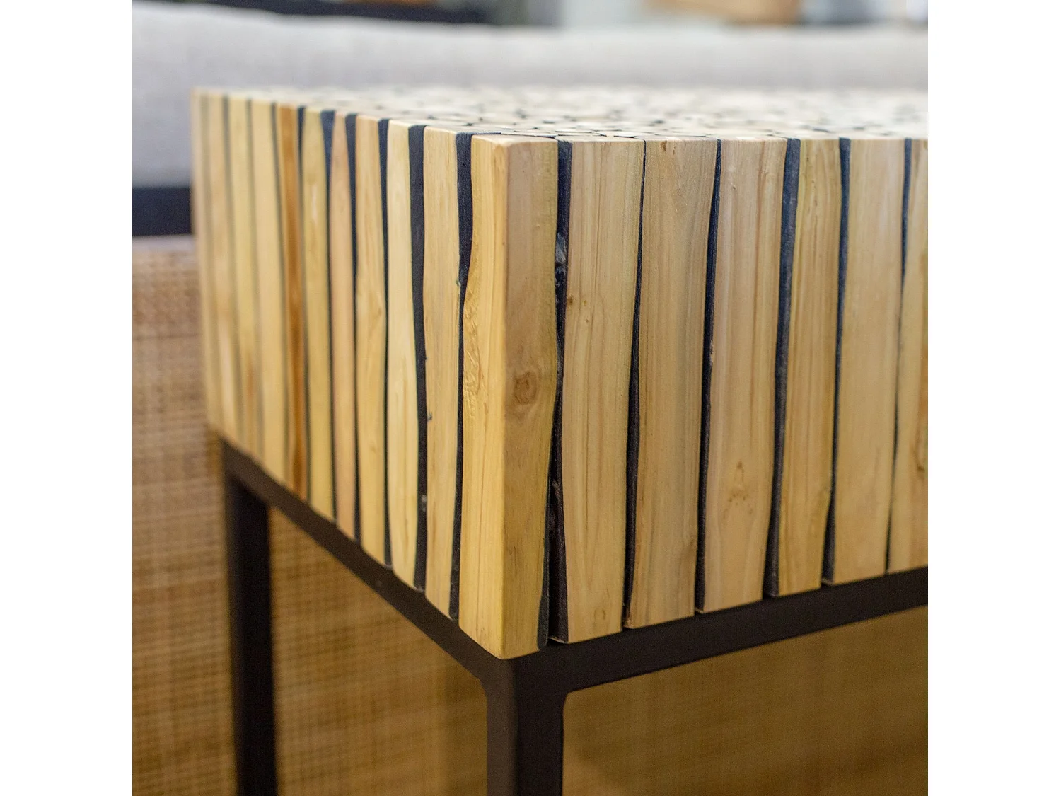 Now's Home - Meuble D'appoint En Branche De Teck Pied Metal Noir 40x40cm Tahaa