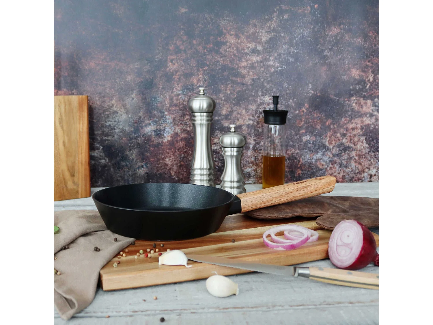 Ogo Living - Poele Ector Induction En Aluminium Et Manche En Bois 20 Cm