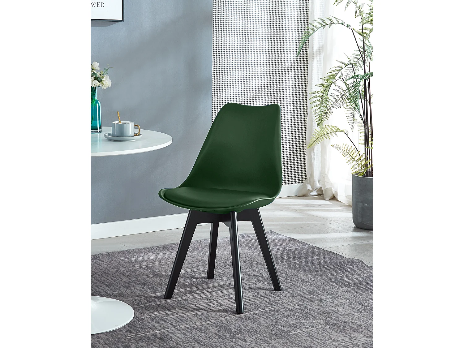 Lot de 4 chaises scandinaves en bois et polypropylène vert menthe