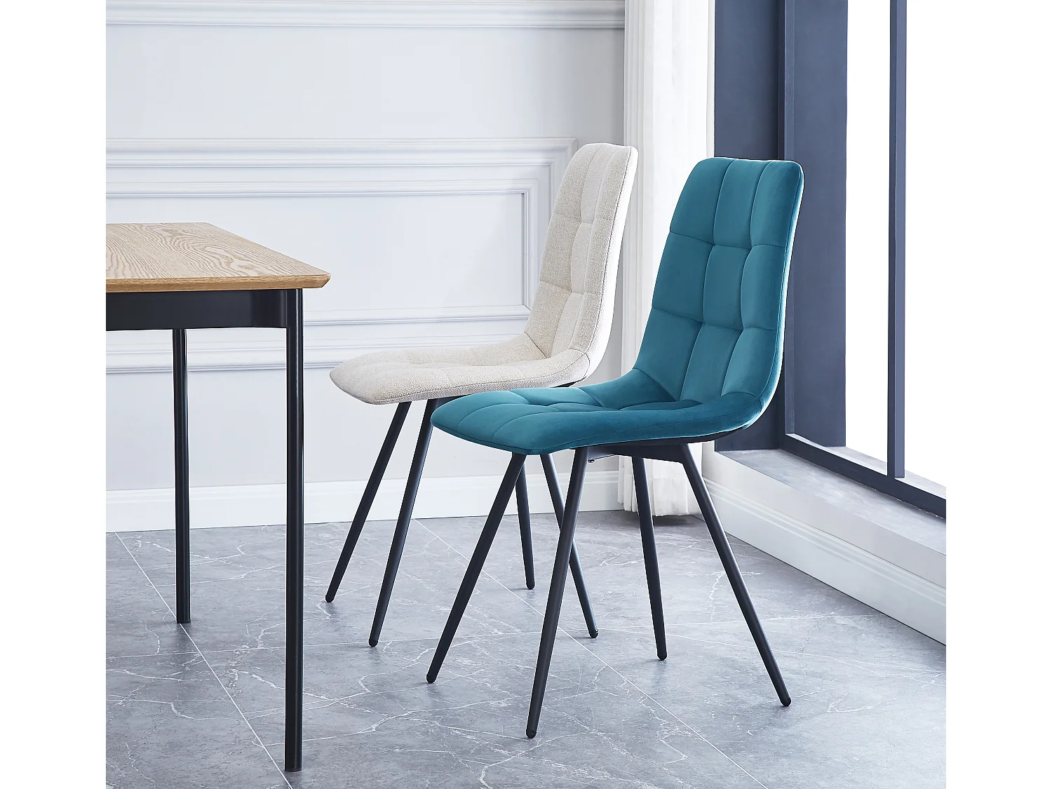 Lot de 2 chaises scandinaves en métal et velours bleu canard