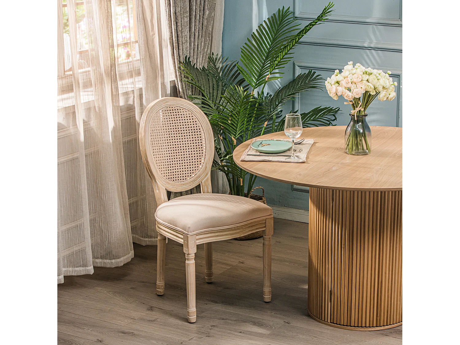 Lot de 2 chaises en bois et cannage avec assise en tissu beige