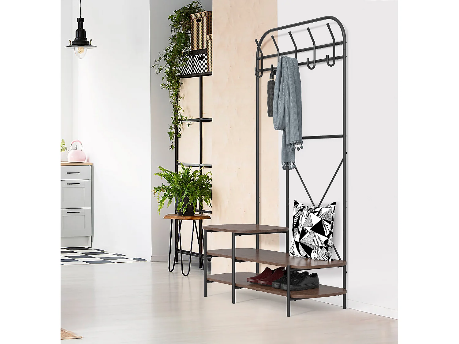 Vestiaire d'entrée style industriel avec plateaux en bois marron