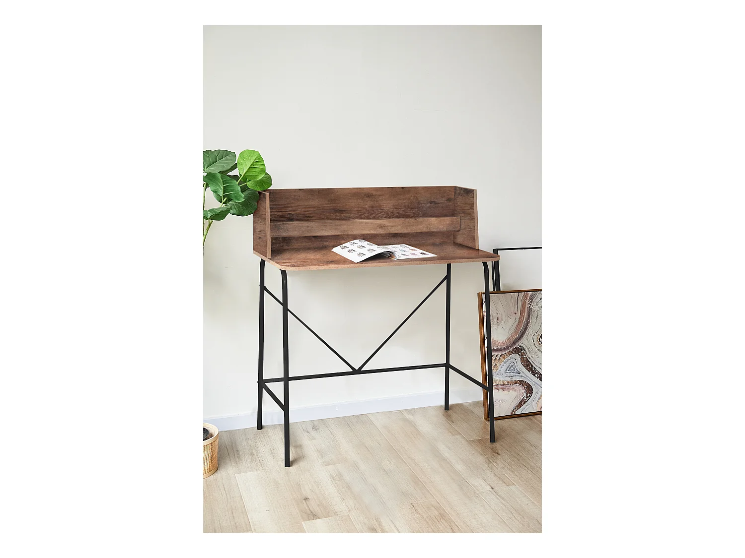 Bureau en métal et bois marron