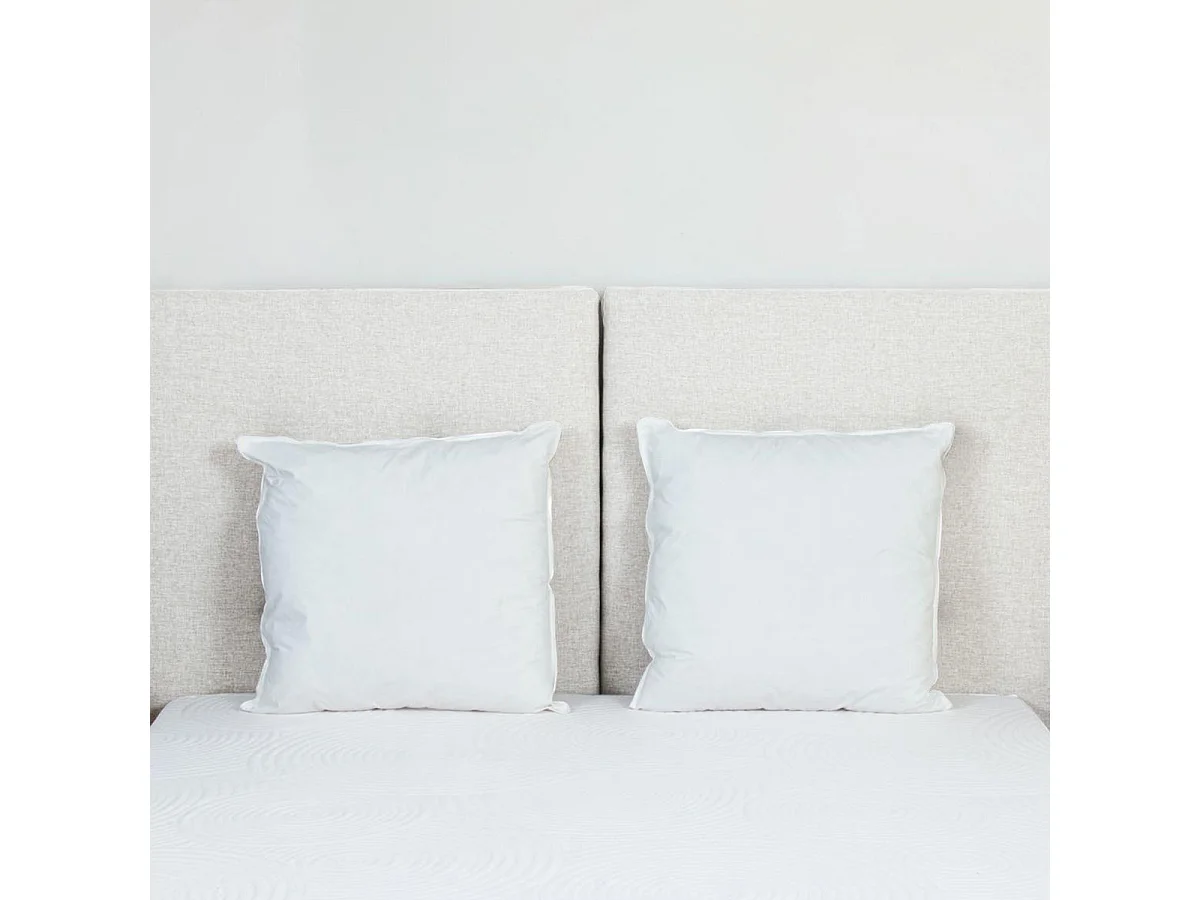 Lot de 4 oreillers Luxotel 60x60 cm Fibres creuses polyester