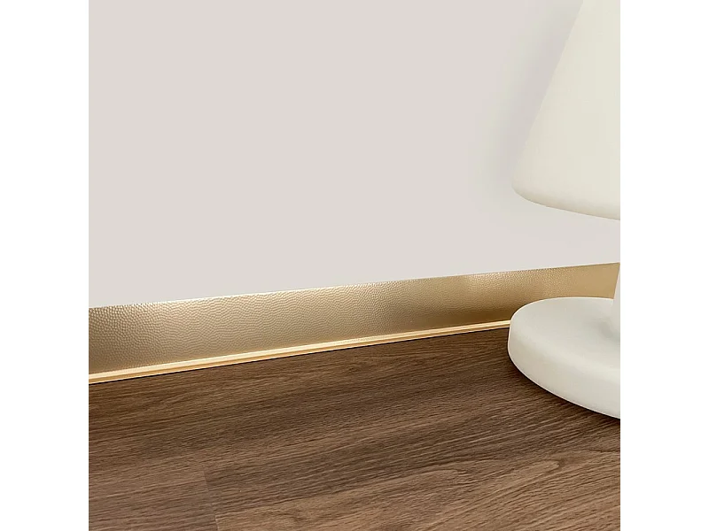 Plinthes PVC adhésives décoratives pour sol - Lot de 10 - 100x8 cm (10m) Jaune - Laiton Martelé