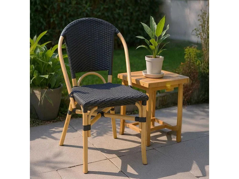 Chaise d'extérieur en rotin et résine