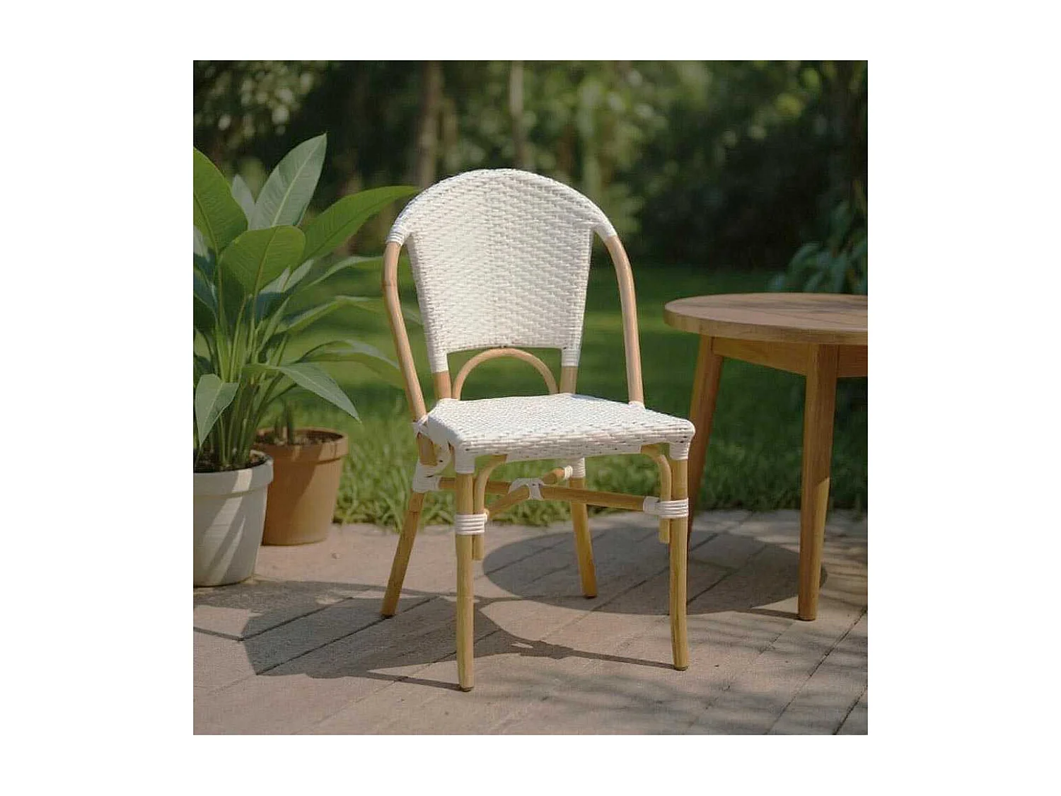 Chaise d'extérieur en rotin et résine