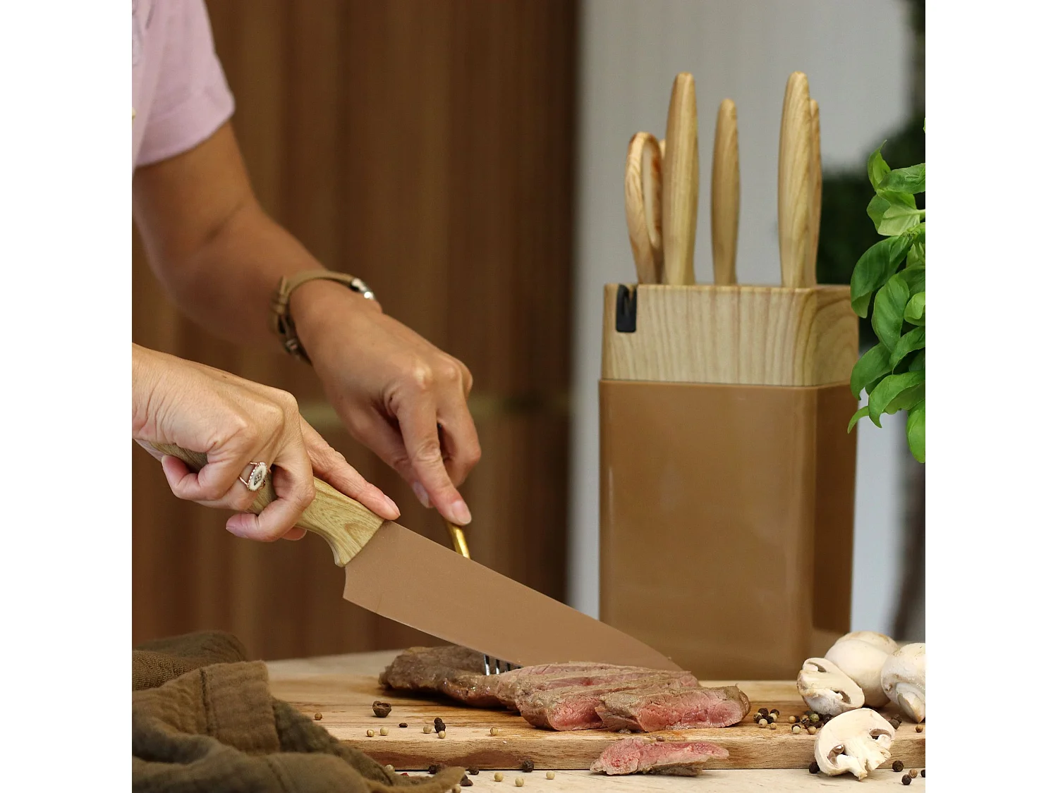 Menastyl - Bloc A Couteaux 6 Pieces En Polypropylene Noisette Et Effet Bois