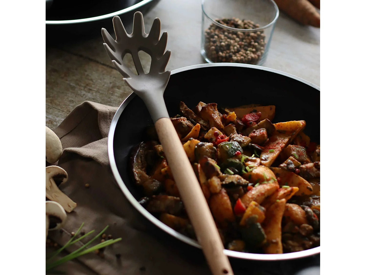 Menastyl - Cuillere A Spaghetti Eliott En Silicone Avec Manche En Bois De Hetre