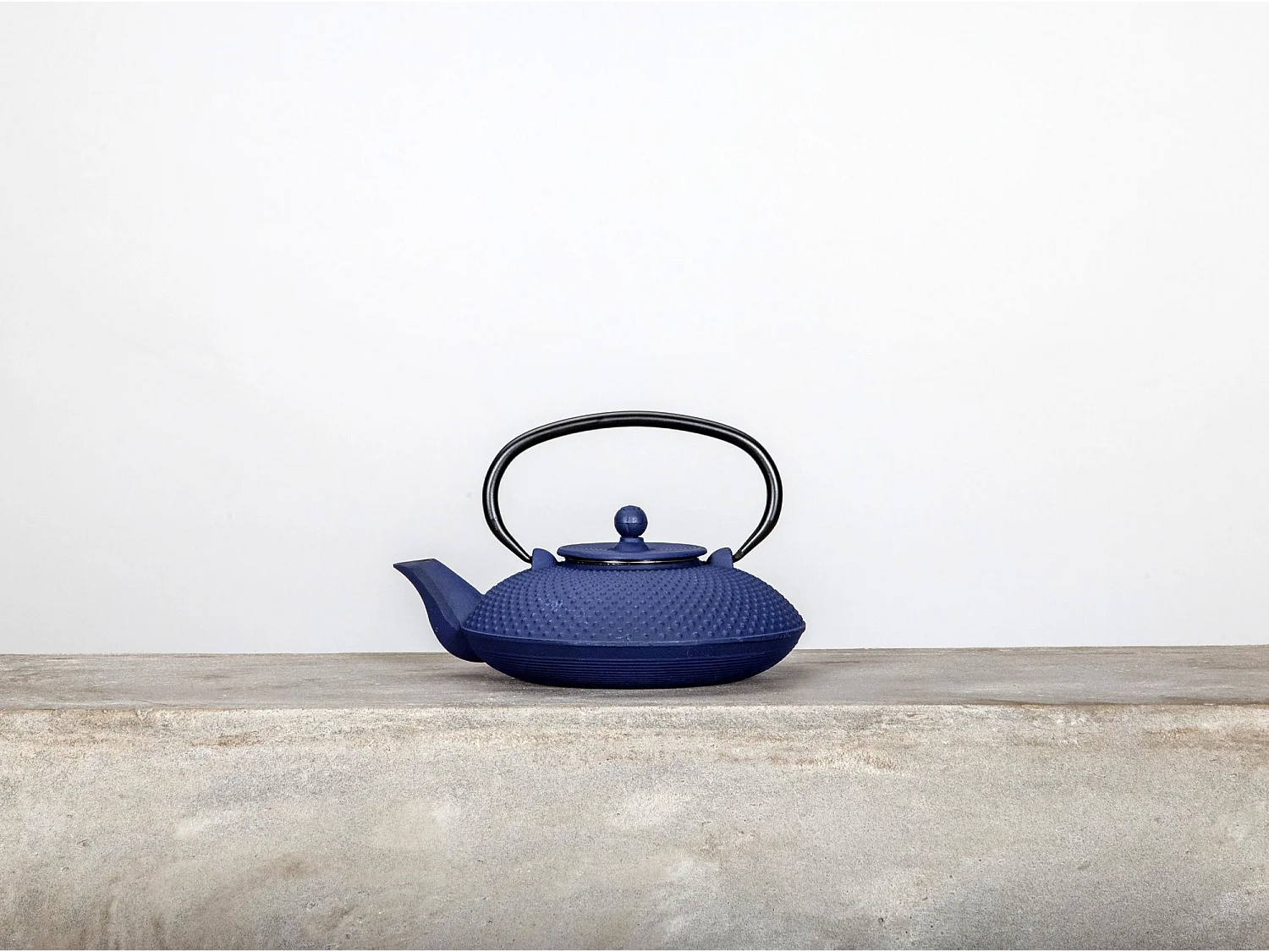 Novastyl - Theiere Fuji 0l8 En Fonte Bleue