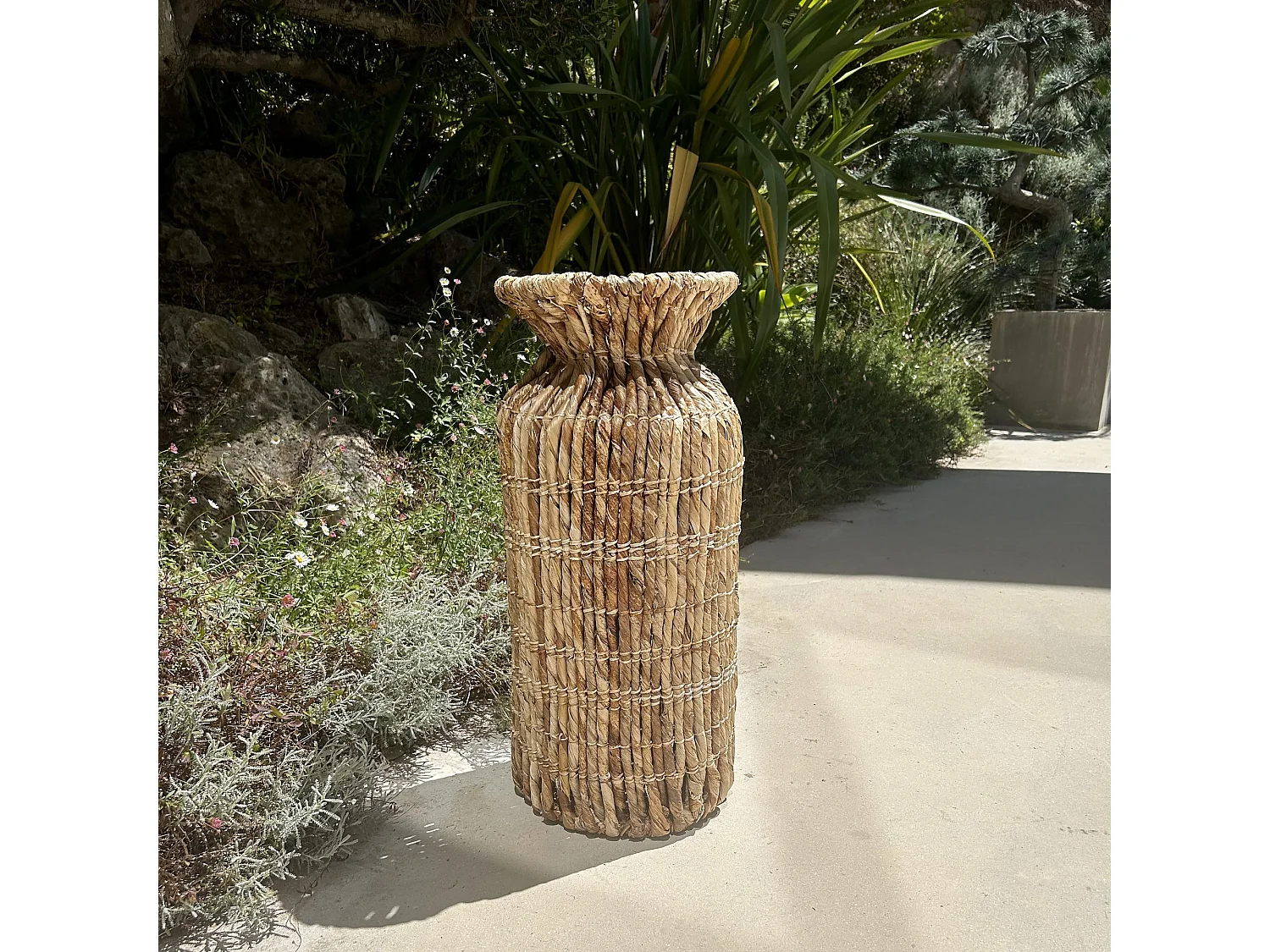 Now's Home - Vase Décoratif En Fibres D'abaca D25xh60cm Lina